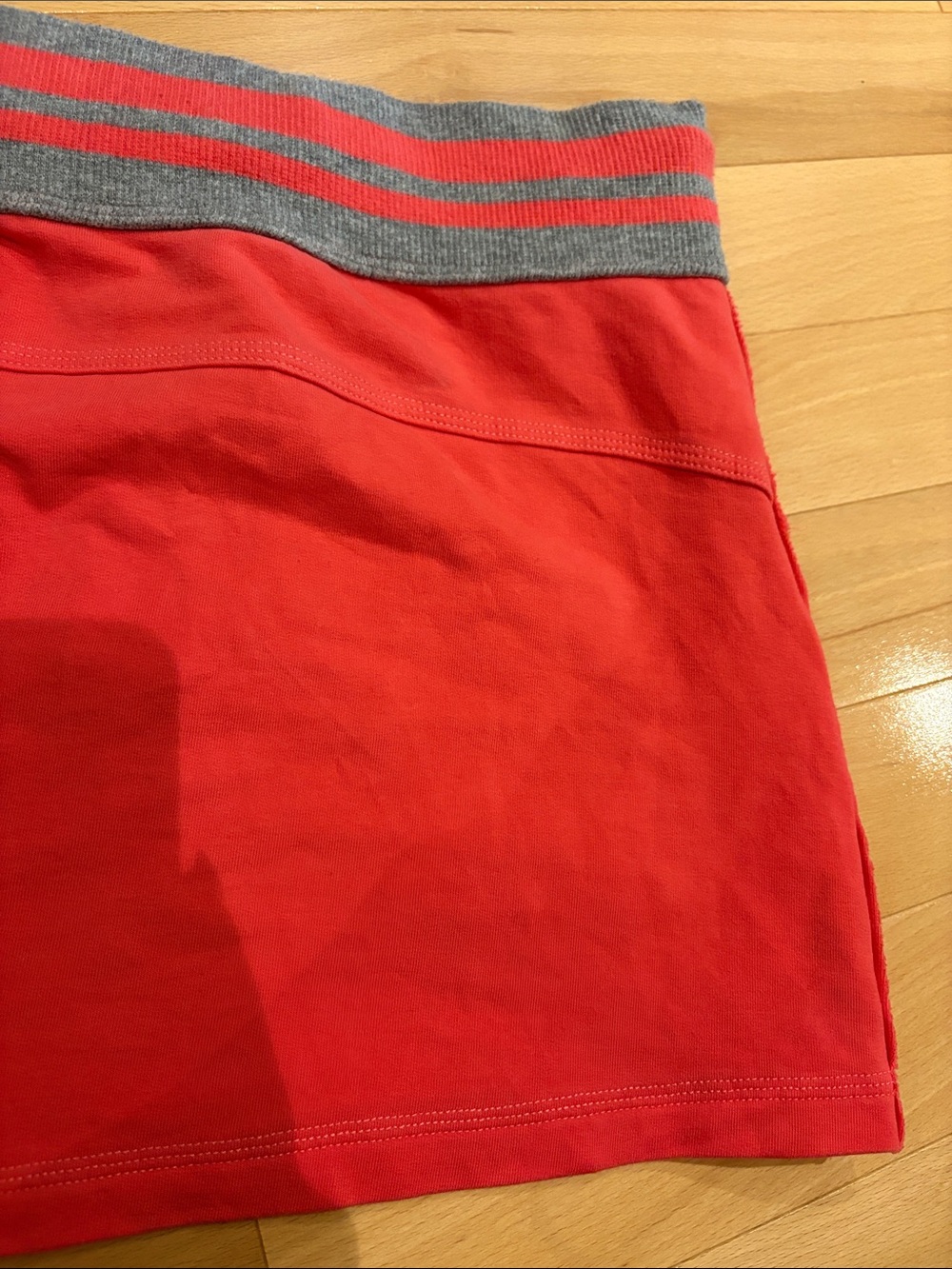 Lululemon Athletica Coral Pink Terry Mini Skirt with Gray Waistband - size 8 - Picture 13 of 16